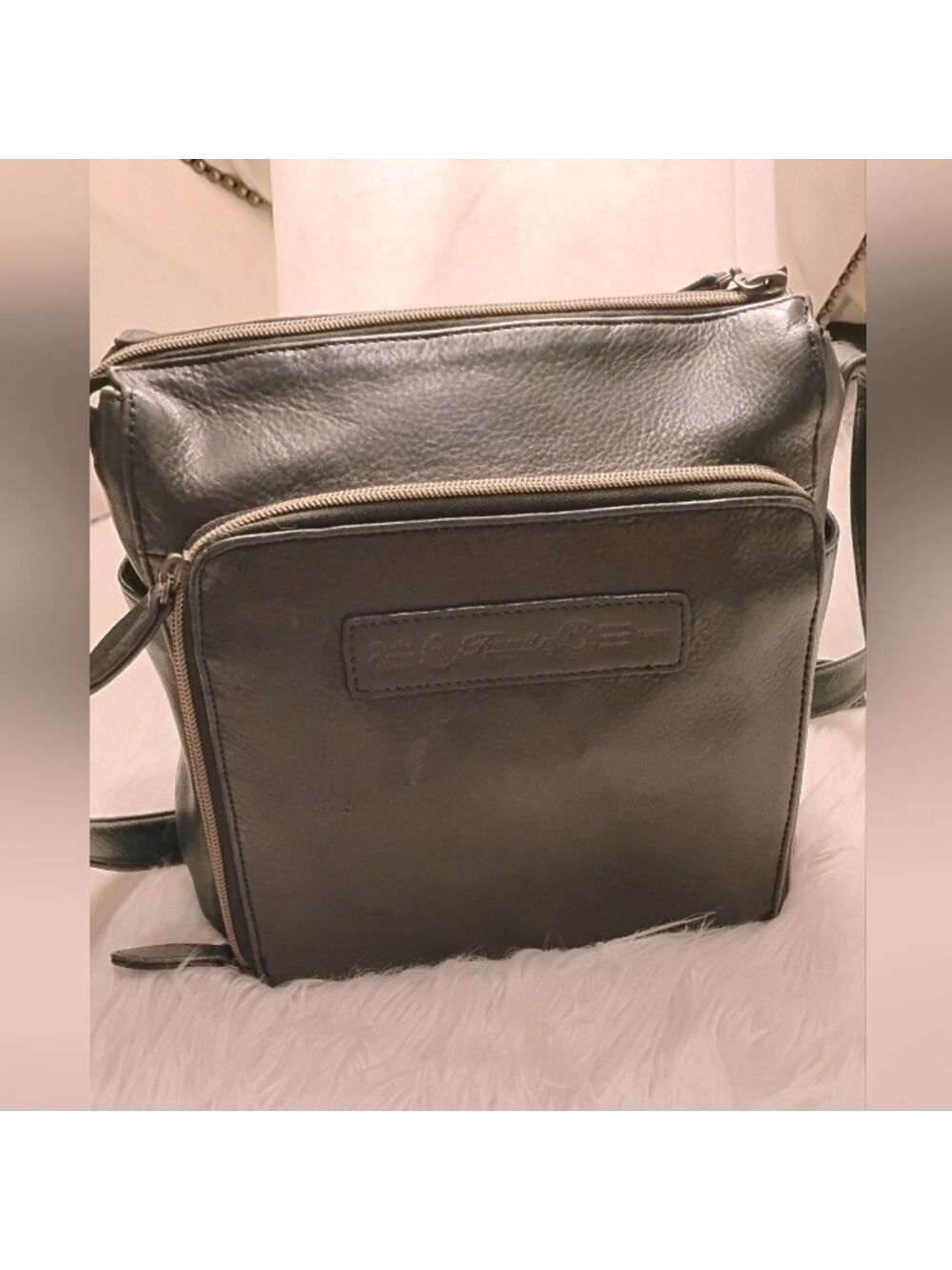 Fossil 75082 black pebbled leather bag.